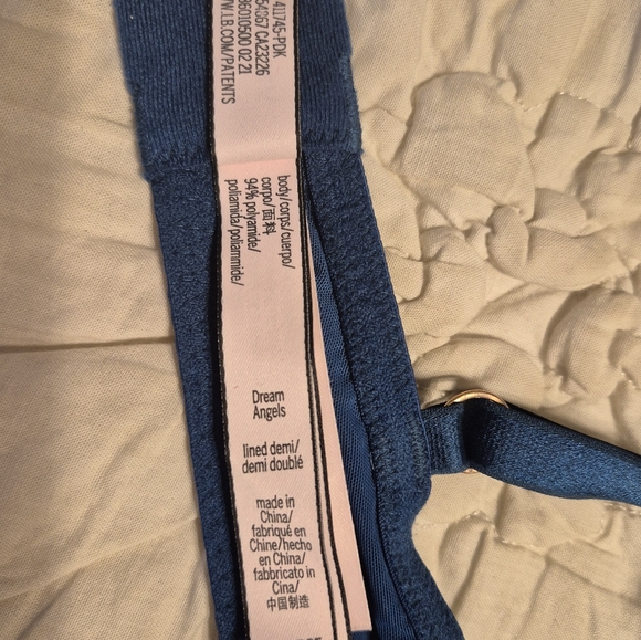 Victoria's Secret Blue Lace Demi Bra - Picture 5 of 6